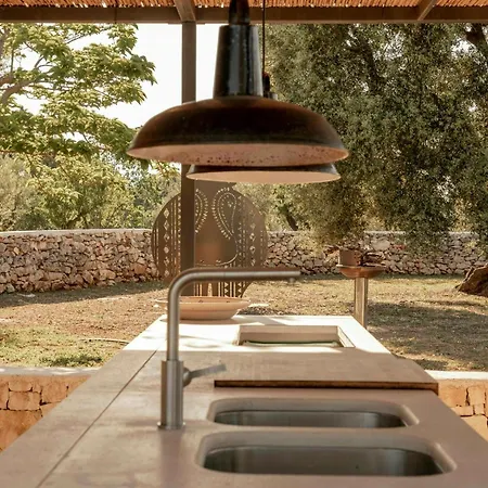 Pool Among Ancient Olive Trees In Prázdninový dům Ostuni